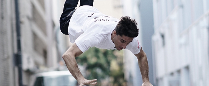 A person hand standing